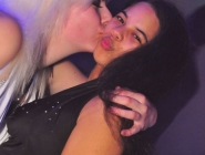 150307_neon_single_party_039