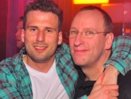 150307_neon_single_party_044