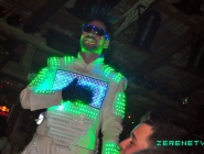 150307_neon_single_party_071