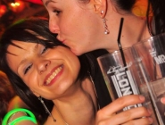 150307_neon_single_party_076