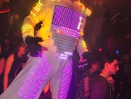 150307_neon_single_party_103
