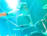 200587